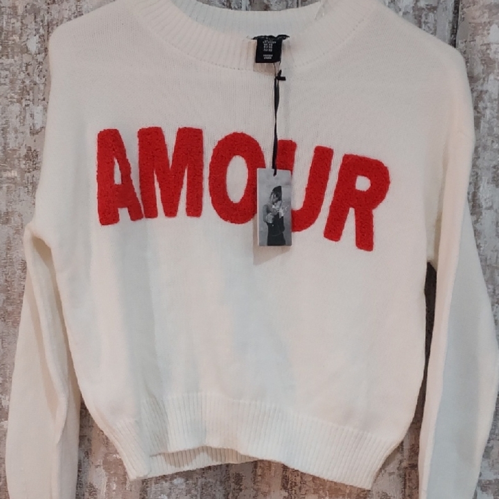 H&M Cream Sweater with Red 'AMOUR' Design